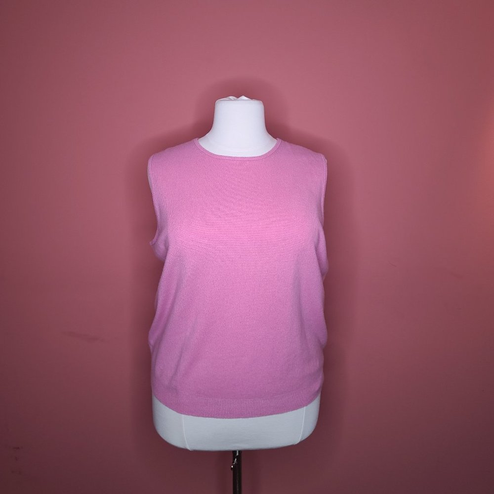 Pink sleeveless cashmere crewneck sweater
